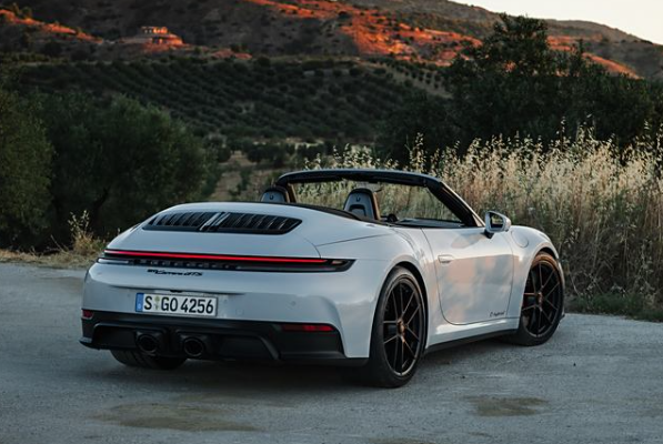 100萬起！新款保時捷911售價公布：首搭T-Hybrid混動系統
