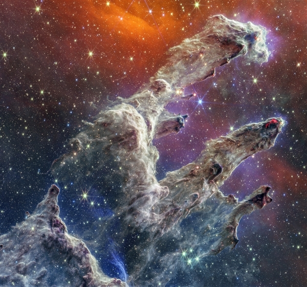 NASA公布宇宙“創生之柱”新影像：哈勃、韋布合力拍攝 距離地球6500光年