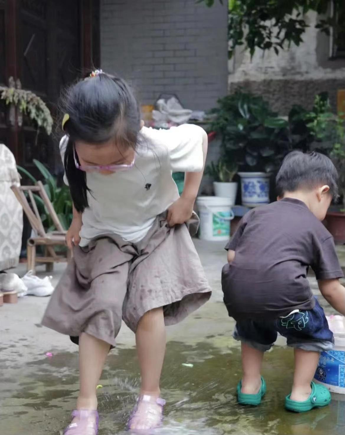朱丹周一圍帶女兒參加小學入學測試插圖29 30 朱丹周一圍帶女兒參加小學入學測試 30