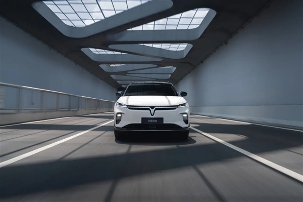 又一造車新勢力擁抱華為 嵐圖知音官圖發布：800V純電SUV