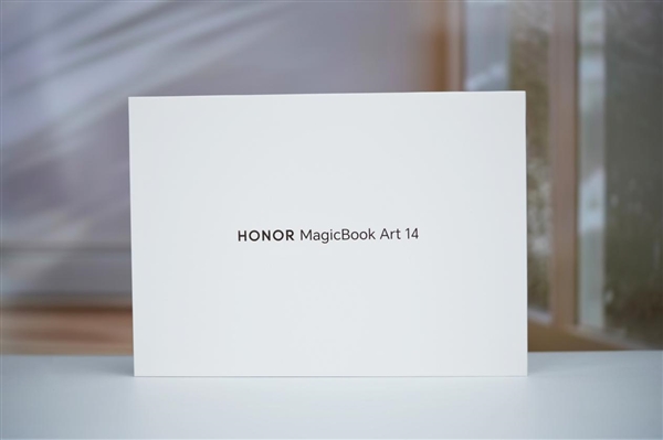 全球首發(fā)磁吸攝像頭！榮耀MagicBook Art 14圖賞
