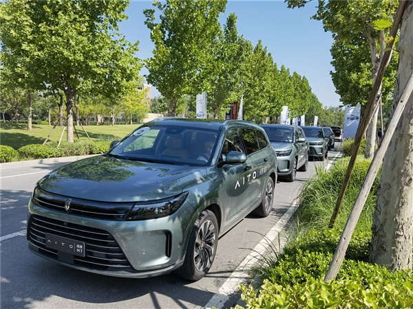 不怕被人黑！余承東：華為率先提出汽車全向主動安全 提高行業AEB標準
