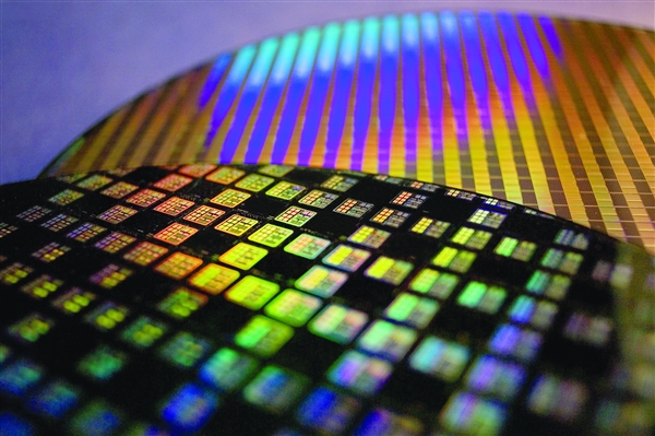 被英特爾拖累：有游戲開發商將服務器的CPU換成了AMD