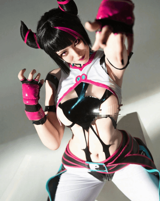 美女COS《街霸6》韓蛛俐：瘋P美人來到現實