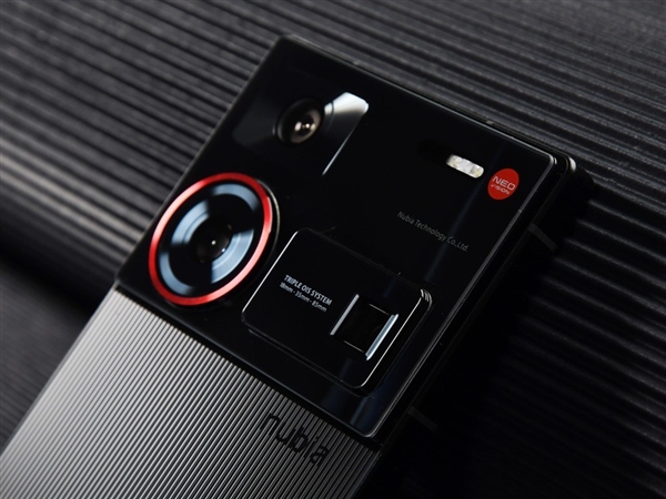 強(qiáng)真全面屏旗艦！努比亞Z60 Ultra領(lǐng)先版上手