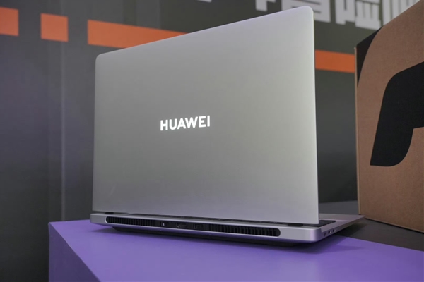 大變化！華為首款高性能本外觀細節曝光：帶有GT標識 發光Logo