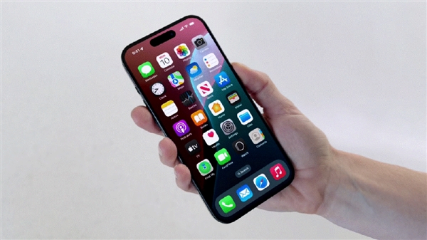 蘋果AI版iOS首日火爆：聊天秒變高情商 Siri華麗變身