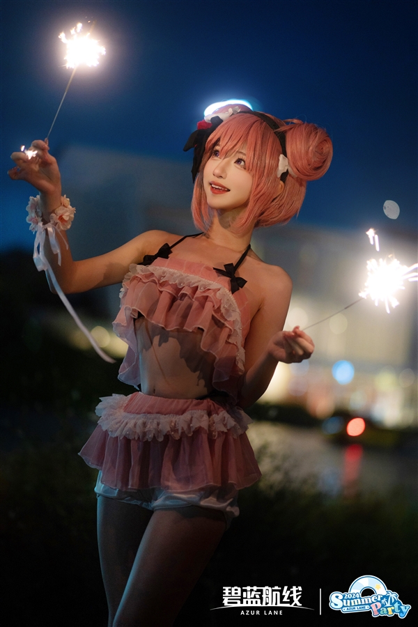 《碧藍航線》港區盛夏清涼節返圖：Coser風姿絕美