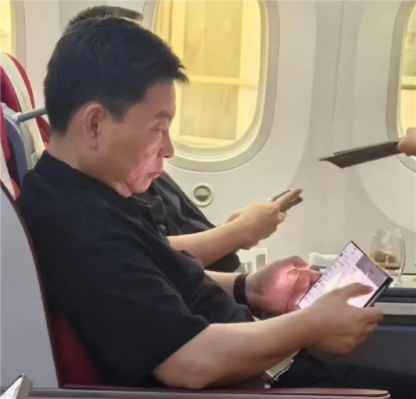新一代電子茅臺！余承東確認華為首款三折屏手機9月亮相