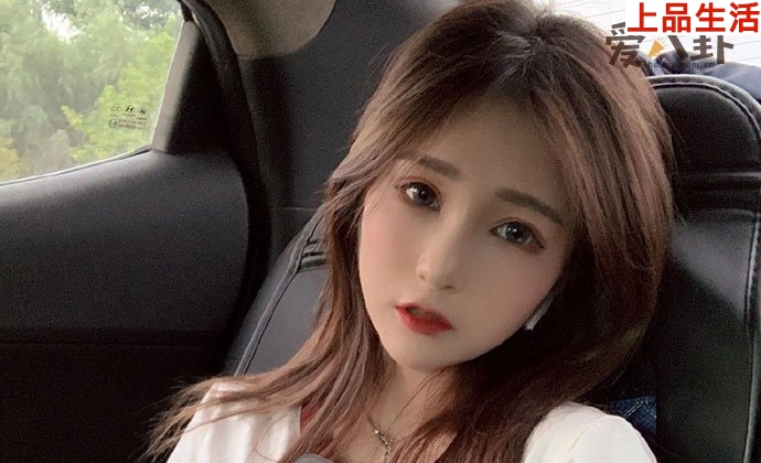 網紅何婧婧