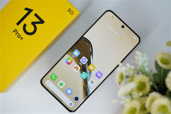 首發(fā)全新索尼超光影潛望長焦！真我13 Pro+圖賞