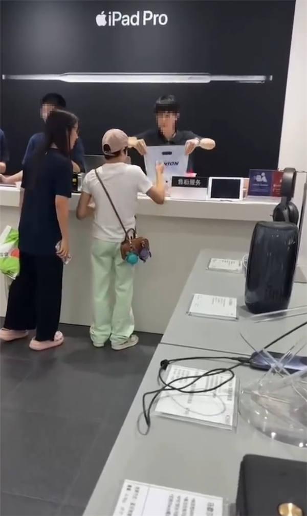 全紅嬋給媽媽買(mǎi)手機(jī)引熱議：入手256GB iPhone 15 Pro Max