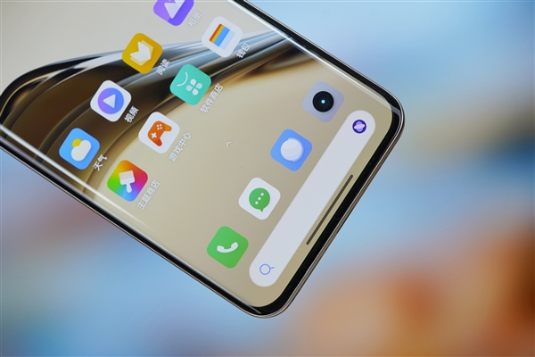 首發(fā)全新索尼超光影潛望長焦！真我13 Pro+圖賞