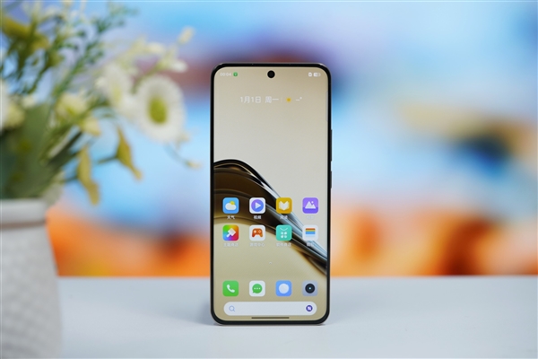 首發(fā)全新索尼超光影潛望長焦！真我13 Pro+圖賞