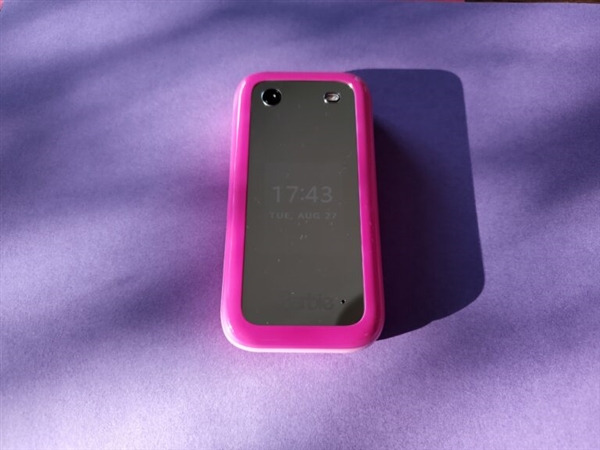 919元！HMD Barbie芭比聯名翻蓋機發布：粉色機身少女心爆棚