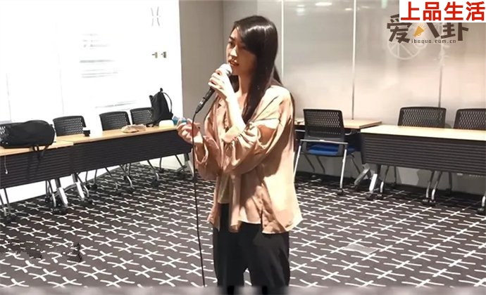 七穗練習唱歌