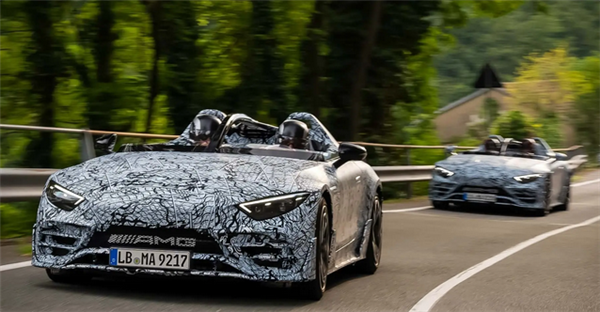 有錢人的大玩具！奔馳AMG PureSpeed上路測試：2025年全球首發