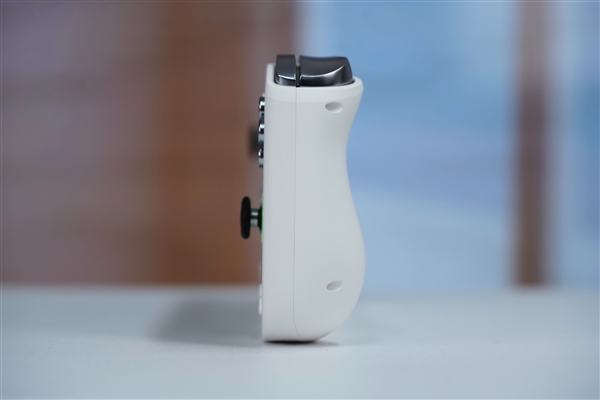 全球第二款酷睿Ultra掌機！AOKZOE A2 Ultra圖賞