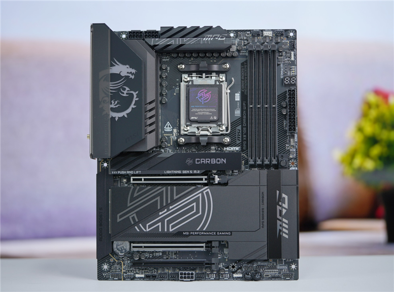 內存優化當下強！微星 MPG X870E CARBON WIFI暗黑板主板評測：游戲性能大幅領先于頂級X670E