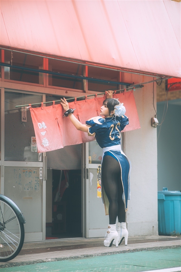 日本美女腿姐COS《街霸》春麗：肉腿完美還原