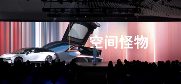 何小鵬：小鵬P7+是三合一新物種 轎跑姿態(tài)、SUV空間、MPV舒適性