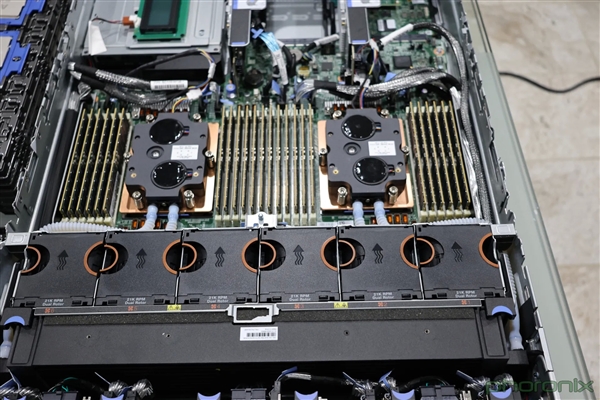 192核心384線程、5GHz起飛！AMD Zen5 EPYC首測：領(lǐng)先至強(qiáng)6幾乎40％