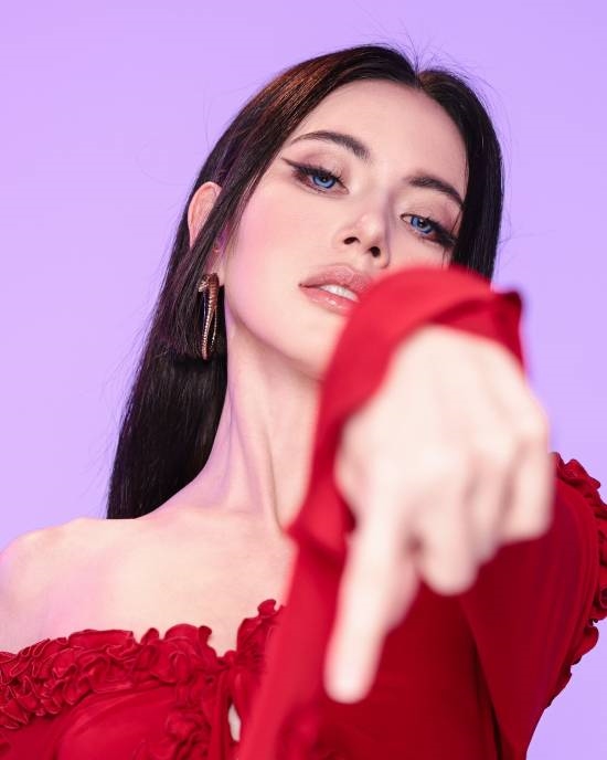 泰國(guó)女神COS《海賊王》女帝：實(shí)在是太美了
