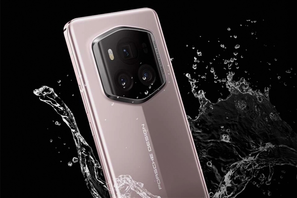 安卓陣營獨此一家！榮耀Magic7 RSR 保時捷設計升級雙層OLED