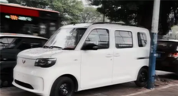 中國人自己的K-car！全新五菱之光EV亮相街頭：預(yù)計明年上市開售