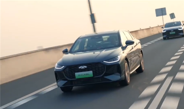 風云A8L首搭 奇瑞發布C-DM 5.0混動：滿油滿電跑2369.9km