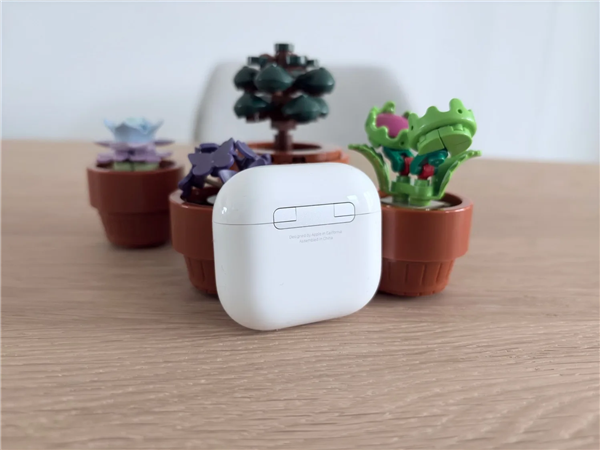 曝蘋果AirPods Pro 3支持心率、體溫監(jiān)測