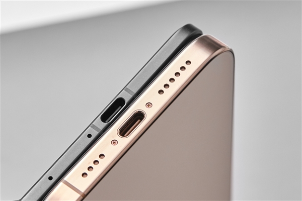 全球薄折疊屏！OPPO Find N5真機現身：薄到無敵