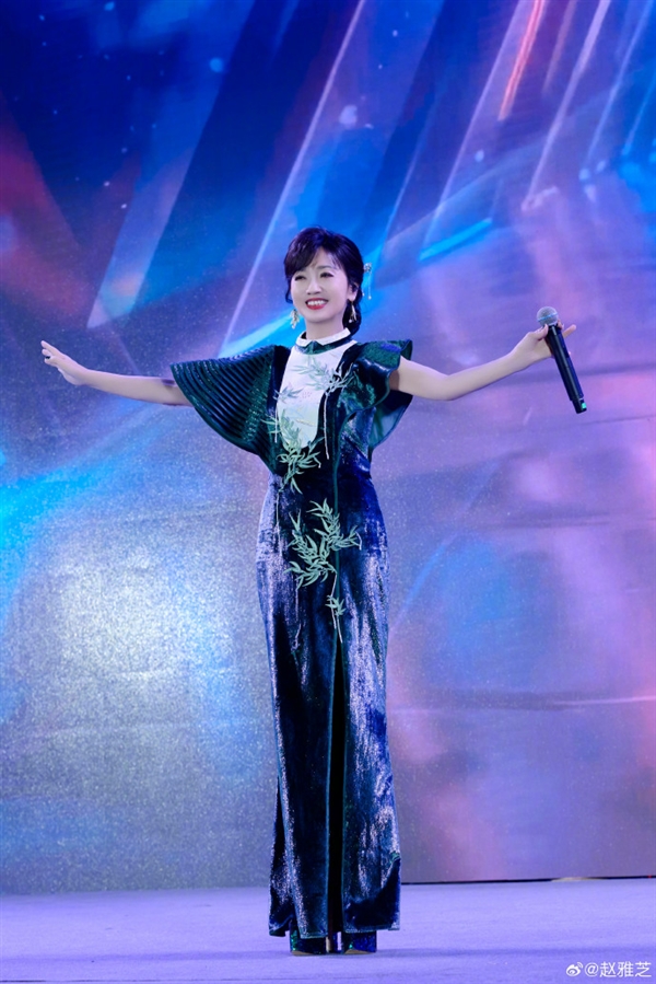 趙雅芝 蛇年最忙的女人：73歲高齡身材、顏值依然抗打 網(wǎng)友感慨