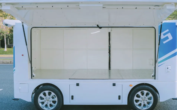 文遠(yuǎn)知行發(fā)布無(wú)人物流車Robovan W5：L4級(jí)無(wú)人駕駛、續(xù)航達(dá)220km