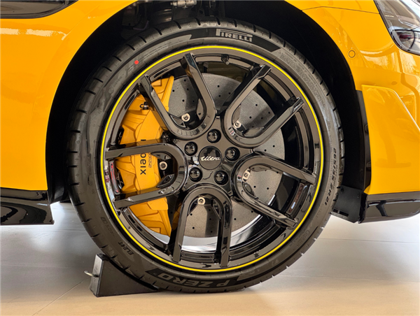 看完小米SU7 Ultra的實車：我覺得賣80萬真不算貴