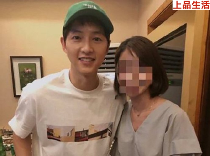 宋仲基離婚后近照曝光，元氣滿滿似大學生