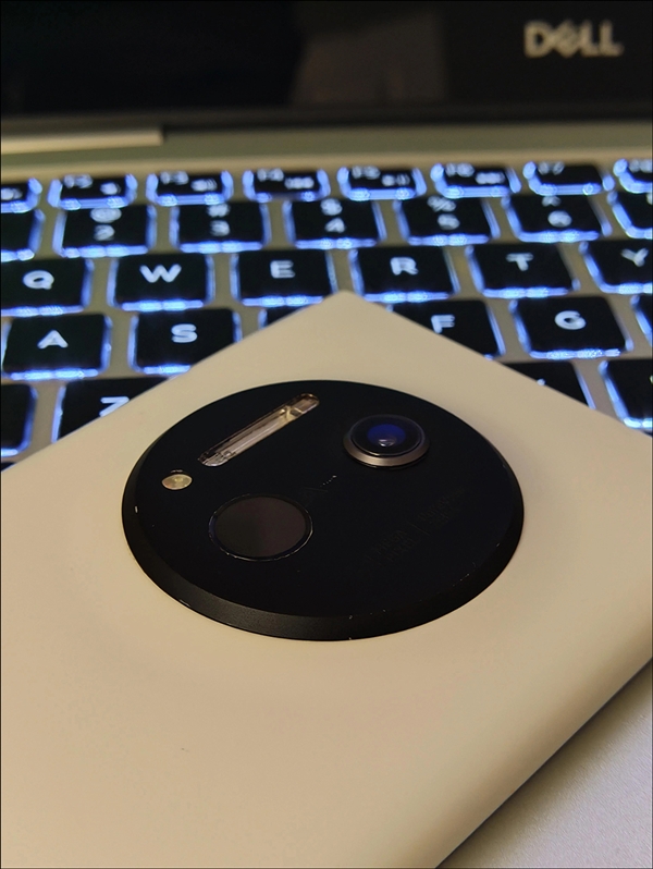 神操作！諾基亞流暢運行iOS：iPhone SE 3完美移植至Lumia 1020
