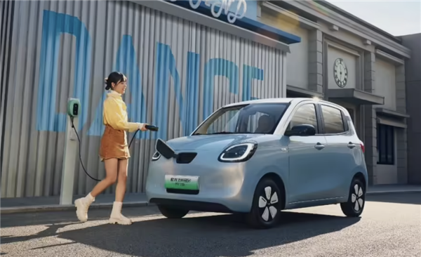 預訂訂單超1.5萬臺！五菱宏光MINI EV四門版將于明日上市