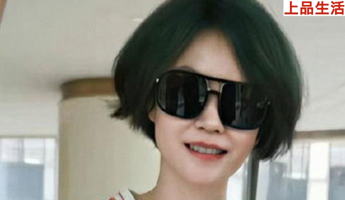 王菲染綠色頭發, 與一男子合照近照曝光男子身份被扒出