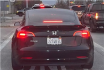 車主被迫換標等！美國民眾街頭公開打砸特斯拉 特朗普發話了