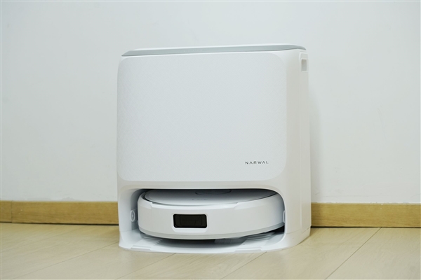 履帶式熱活水循環洗地！云鯨J6圖賞